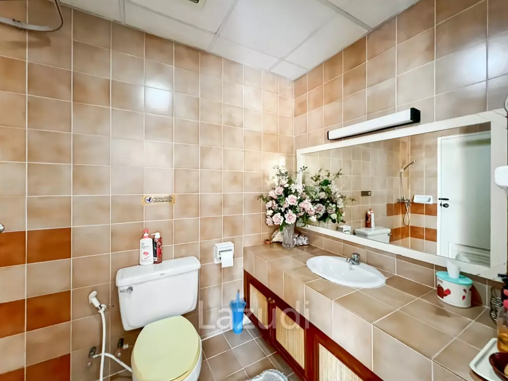 138 sqm 2 Bedroom Beachfront Condo in Cha-Am Laguna Condominium