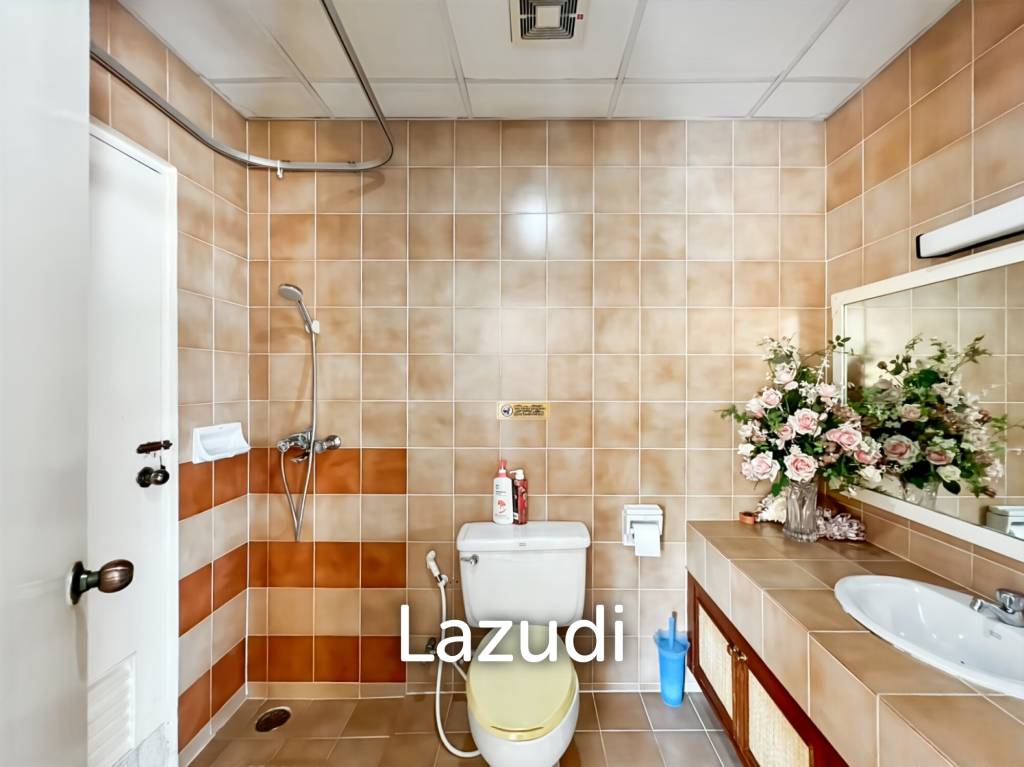 138 sqm 2 Bedroom Beachfront Condo in Cha-Am Laguna Condominium