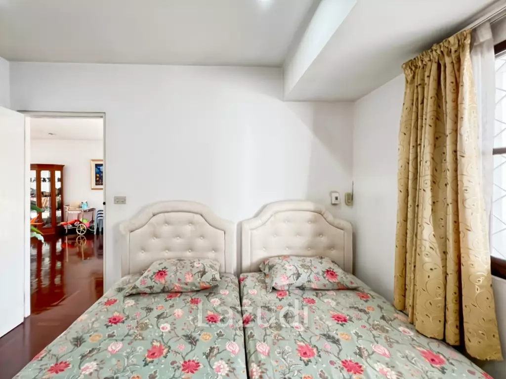 138 sqm 2 Bedroom Beachfront Condo in Cha-Am Laguna Condominium