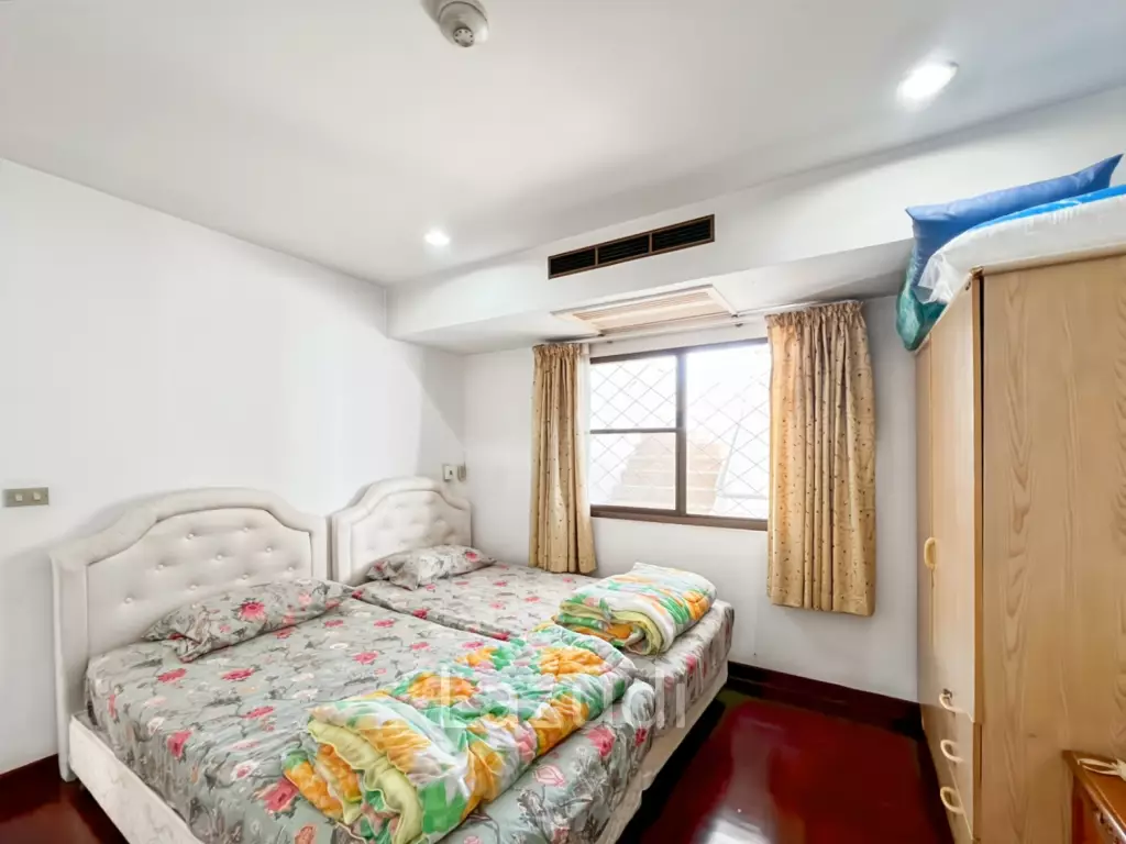 138 sqm 2 Bedroom Beachfront Condo in Cha-Am Laguna Condominium