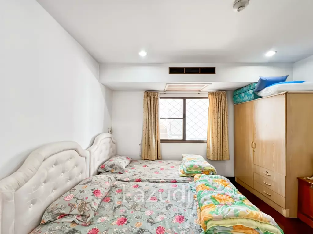 138 sqm 2 Bedroom Beachfront Condo in Cha-Am Laguna Condominium