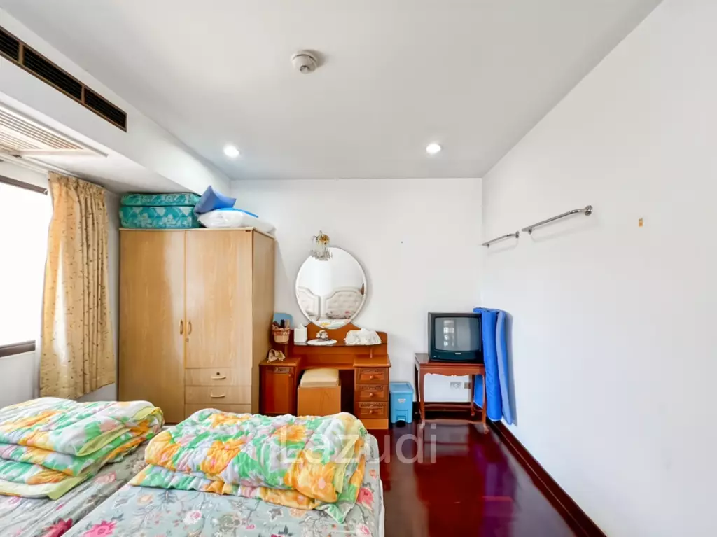 138 sqm 2 Bedroom Beachfront Condo in Cha-Am Laguna Condominium