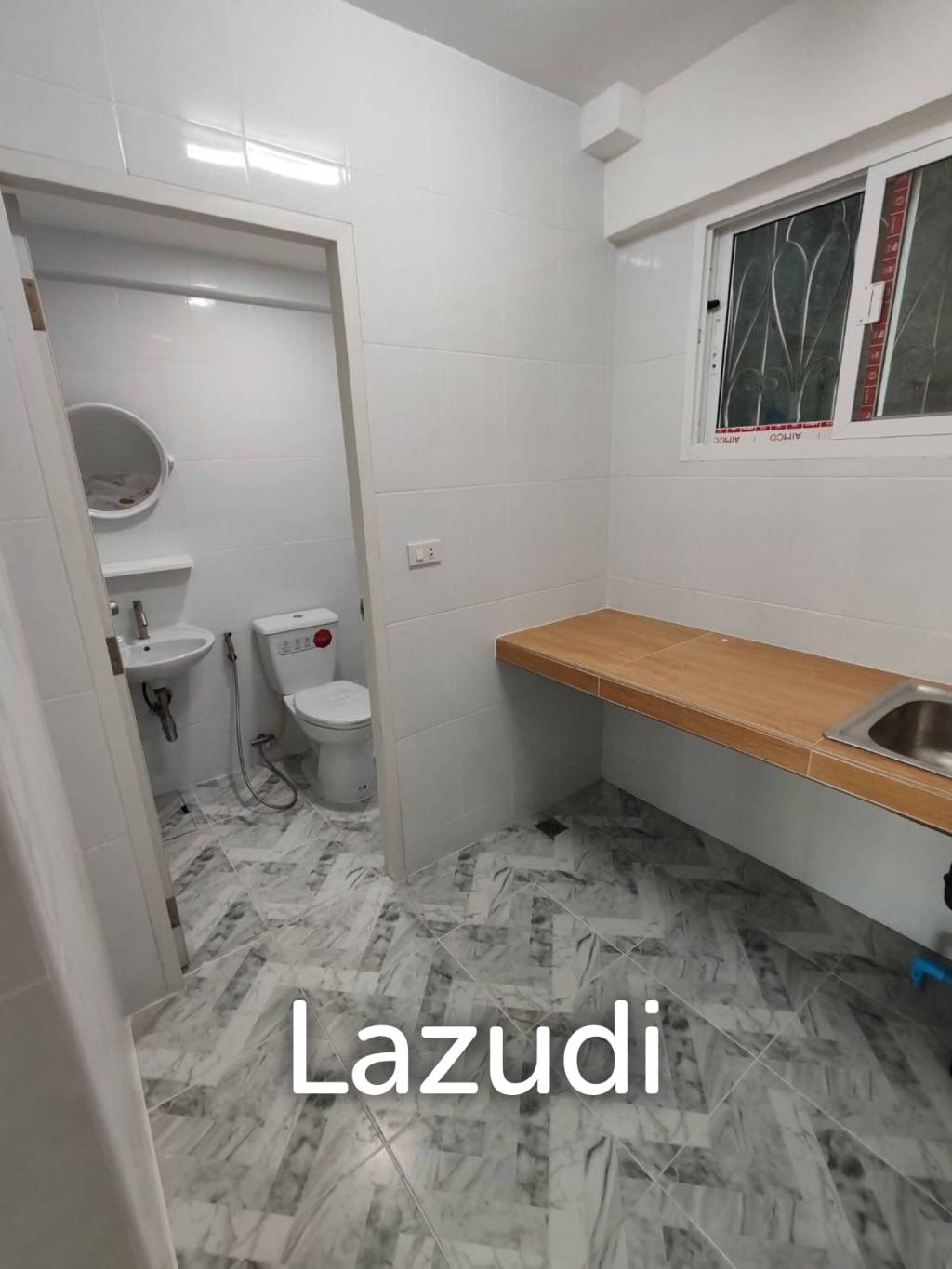 Modern 135 sqm Townhouse in Bang Khlo Bangkok Freehold