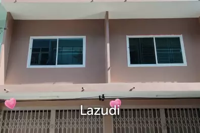 Modern 135 sqm Townhouse in Bang Khlo Bangkok Freehold