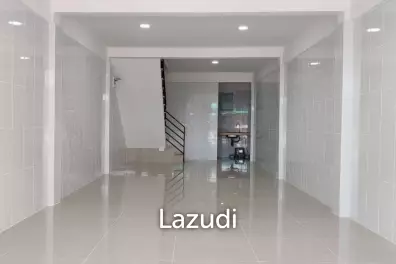 Modern 135 sqm Townhouse in Bang Khlo Bangkok Freehold
