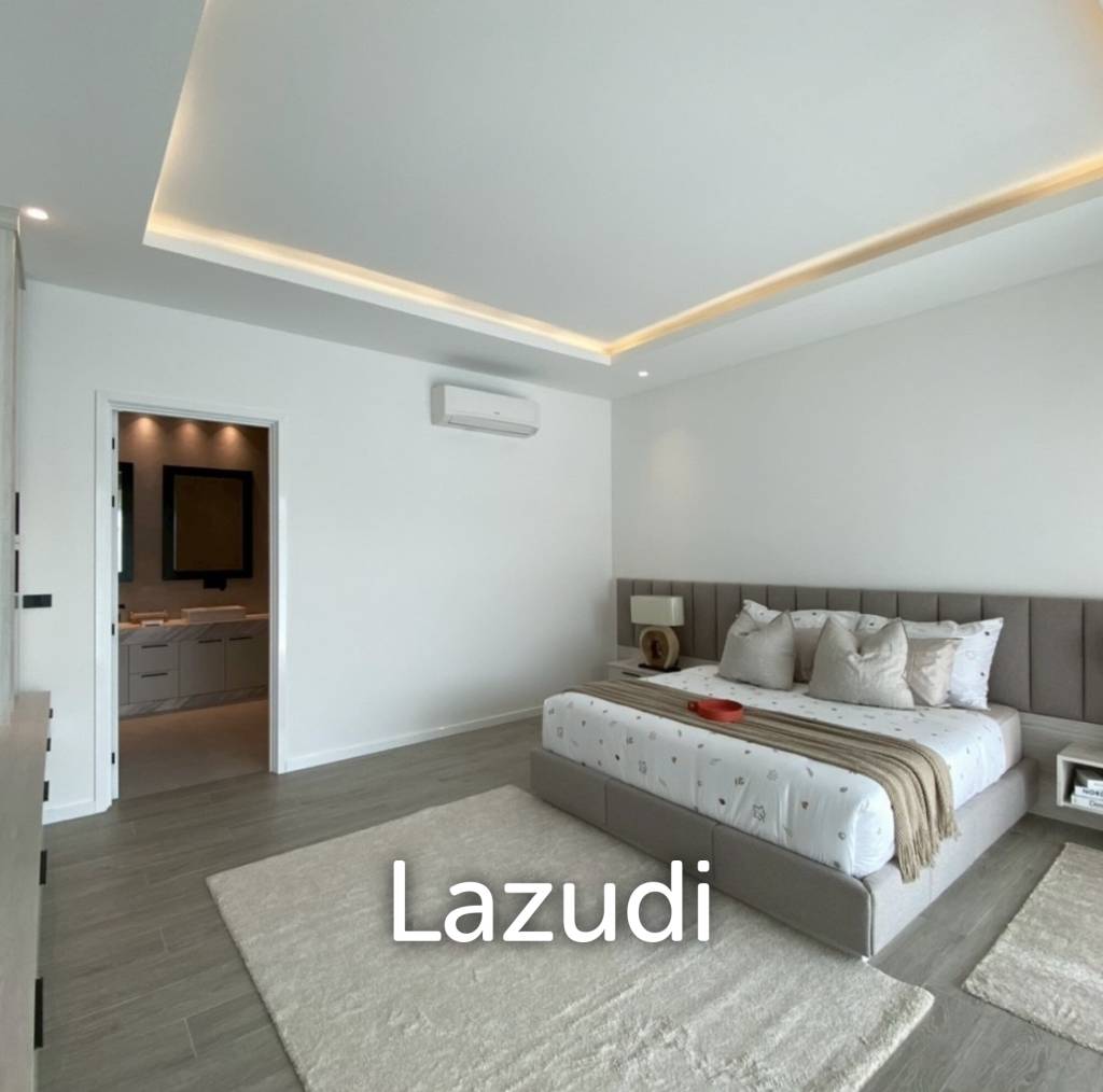 Parkland villa : Luxurious 5 Bed Pool Villa at Wangphong