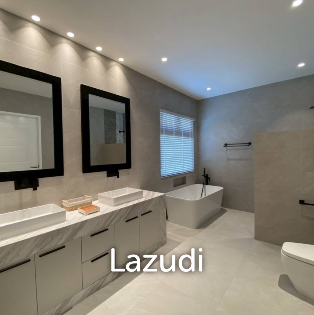 Parkland villa : Luxurious 5 Bed Pool Villa at Wangphong