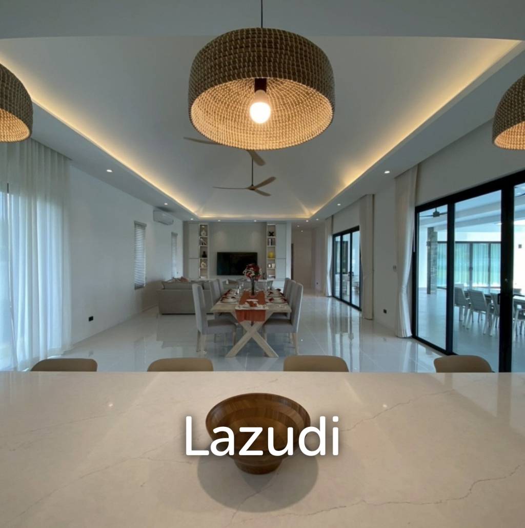 Parkland villa : Luxurious 5 Bed Pool Villa at Wangphong