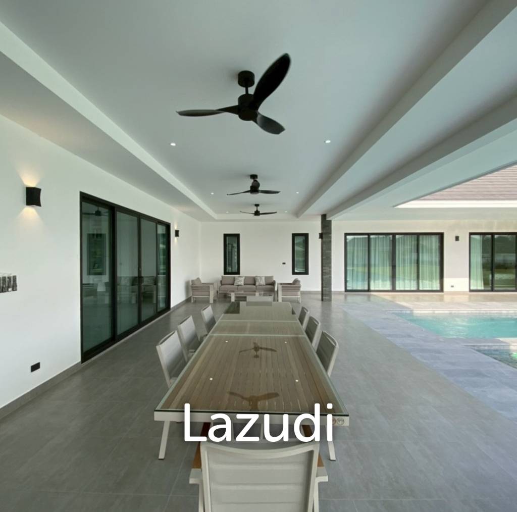 Parkland villa : Luxurious 5 Bed Pool Villa at Wangphong