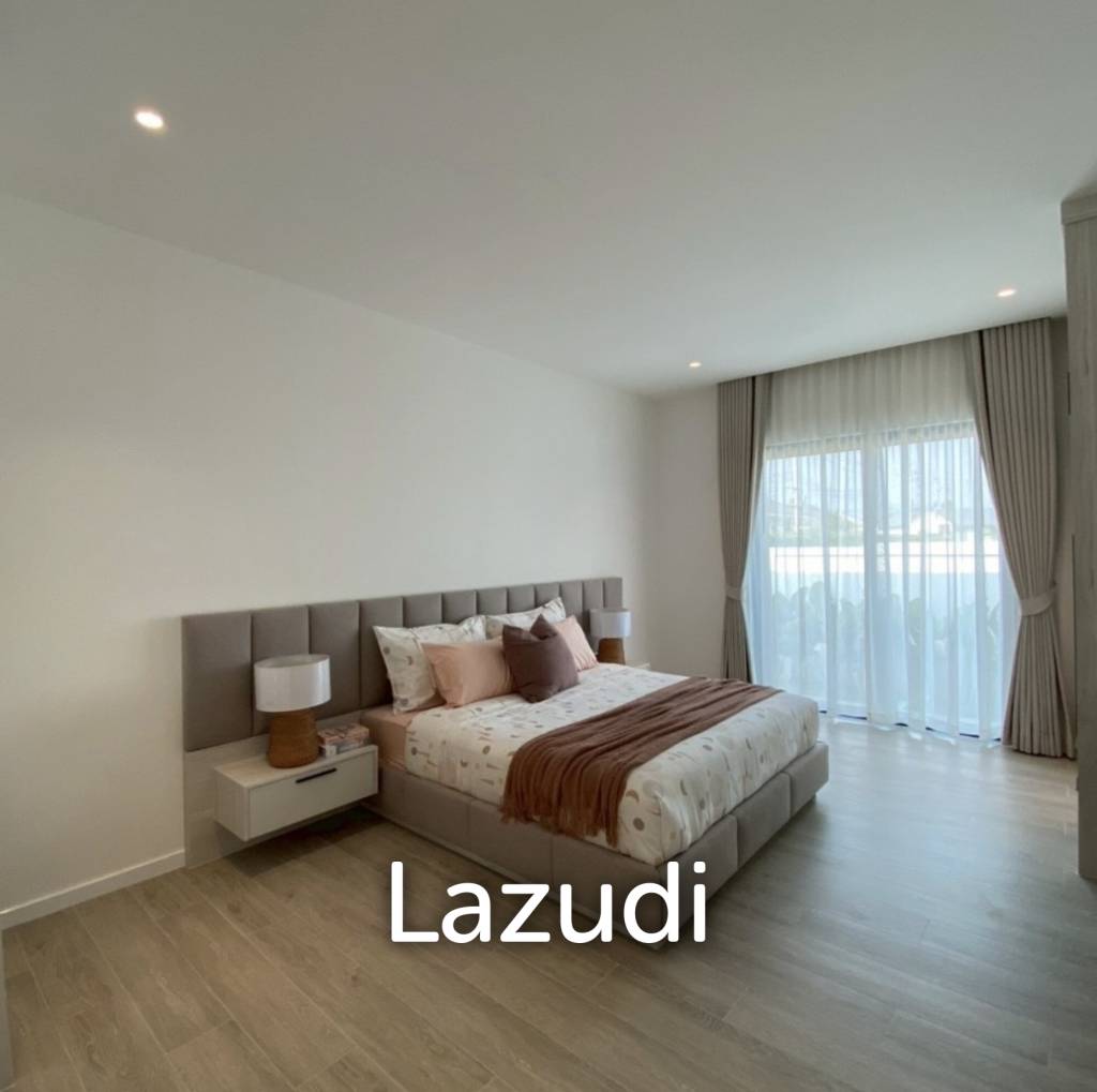 Parkland villa : Luxurious 5 Bed Pool Villa at Wangphong