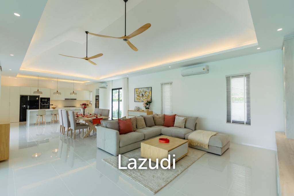 Parkland villa : Luxurious 5 Bed Pool Villa at Wangphong