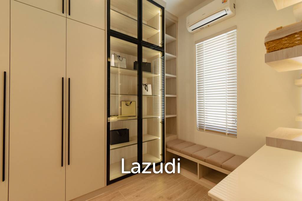 Parkland villa : Luxurious 5 Bed Pool Villa at Wangphong