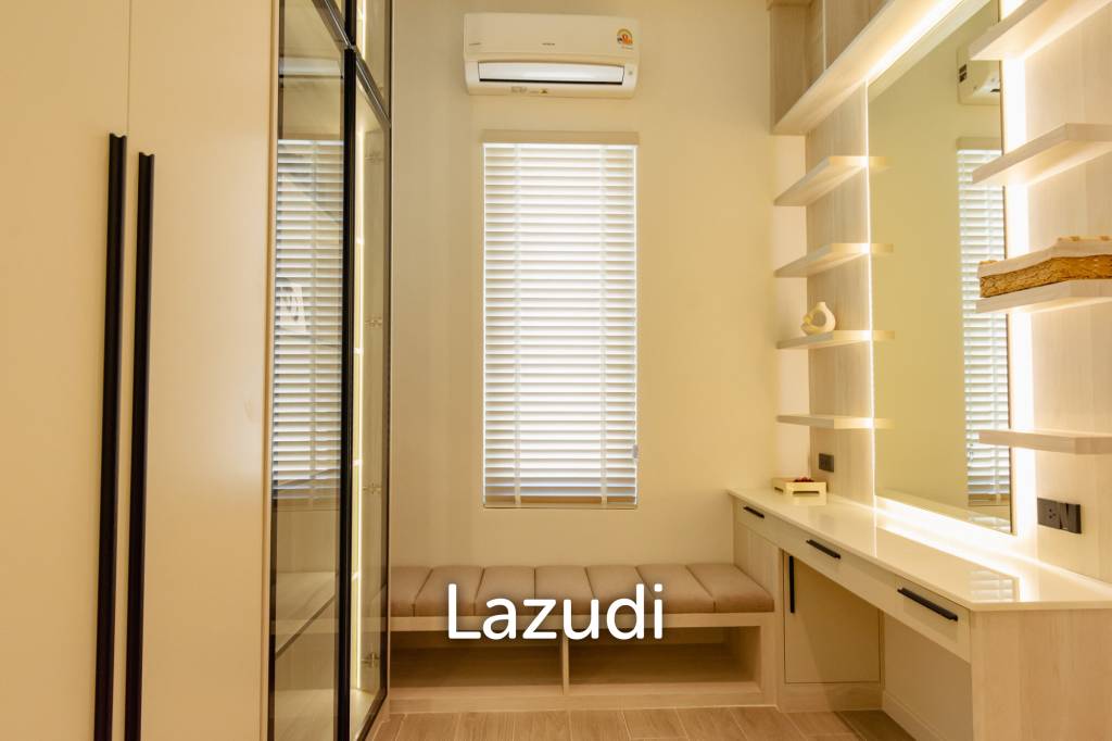 Parkland villa : Luxurious 5 Bed Pool Villa at Wangphong