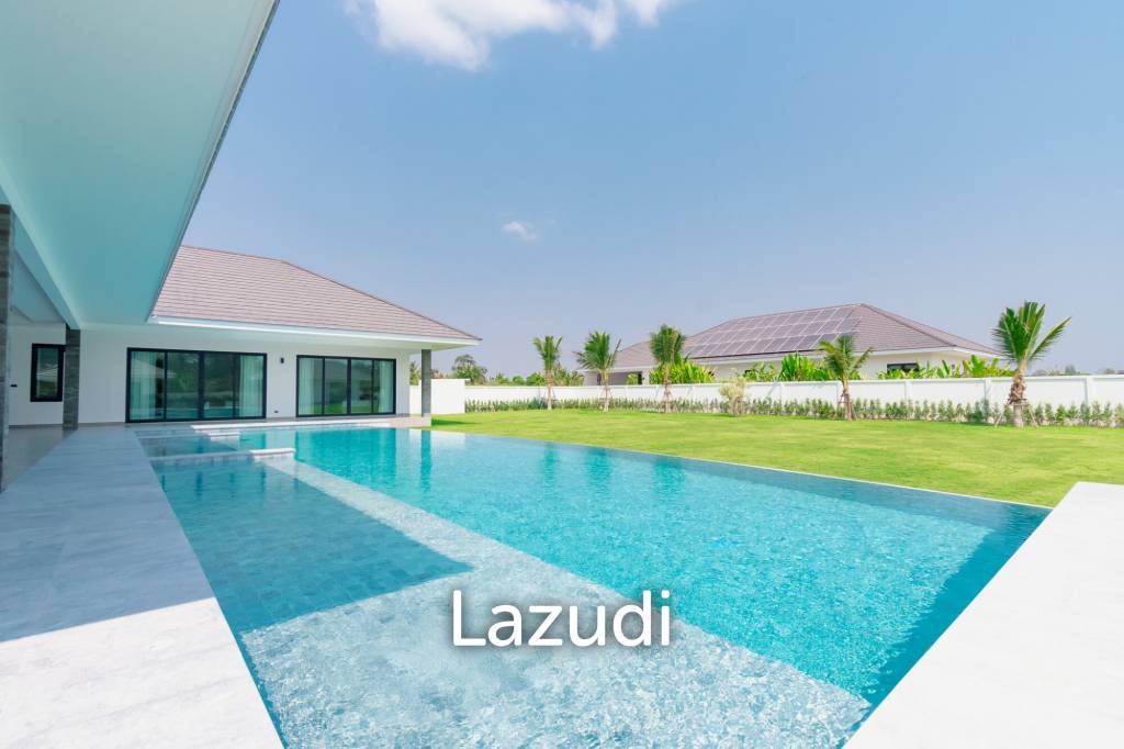 Parkland villa : Luxurious 5 Bed Pool Villa at Wangphong