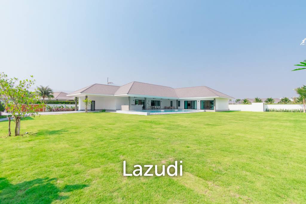 Parkland villa : Luxurious 5 Bed Pool Villa at Wangphong