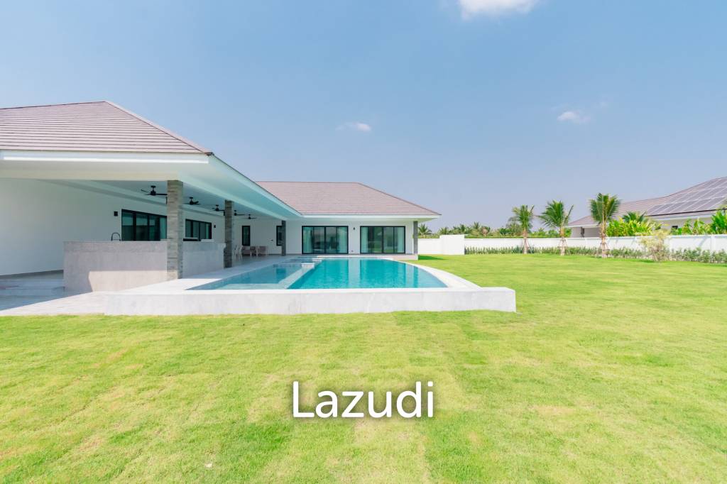 Parkland villa : Luxurious 5 Bed Pool Villa at Wangphong