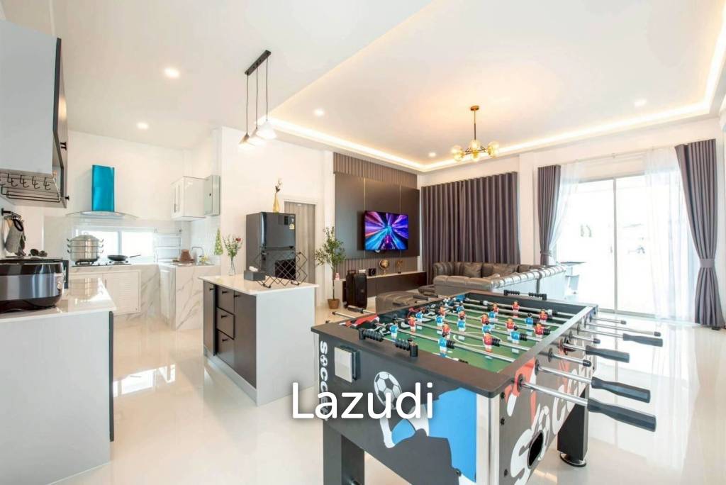 5 Bedroom 6 Bathroom 378 SQ.M. Pool Villa In Huay Yai