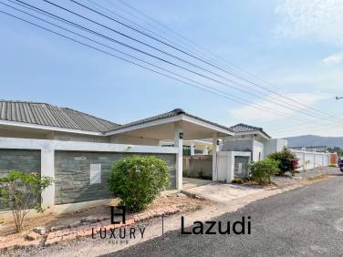 Terrain de 400 m² / Surface habitable de 145 m² / 3 chambres + 3 salles de bain