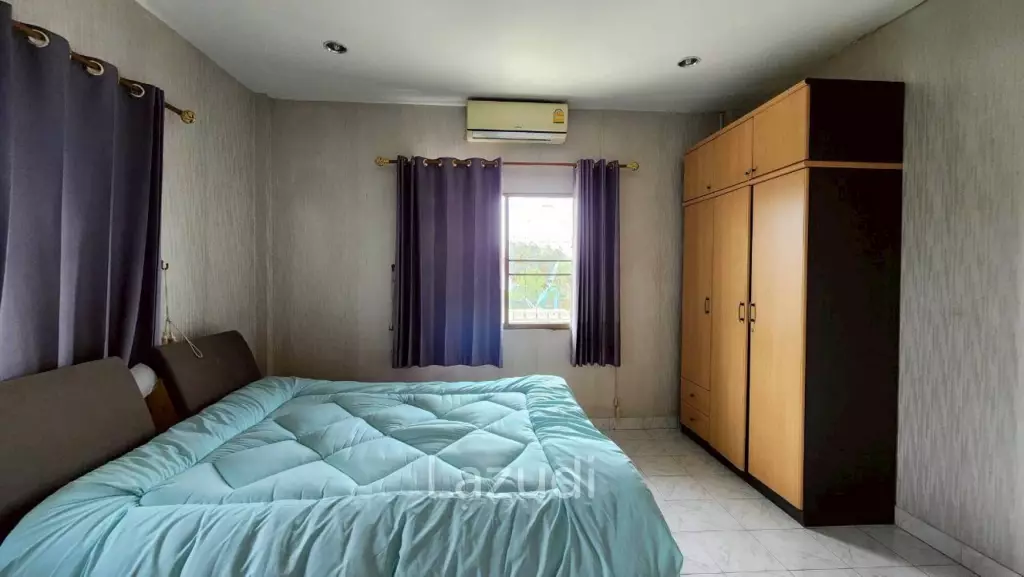 5 Bed 5 Bath 700 SQ.M. Pattaya Land And House