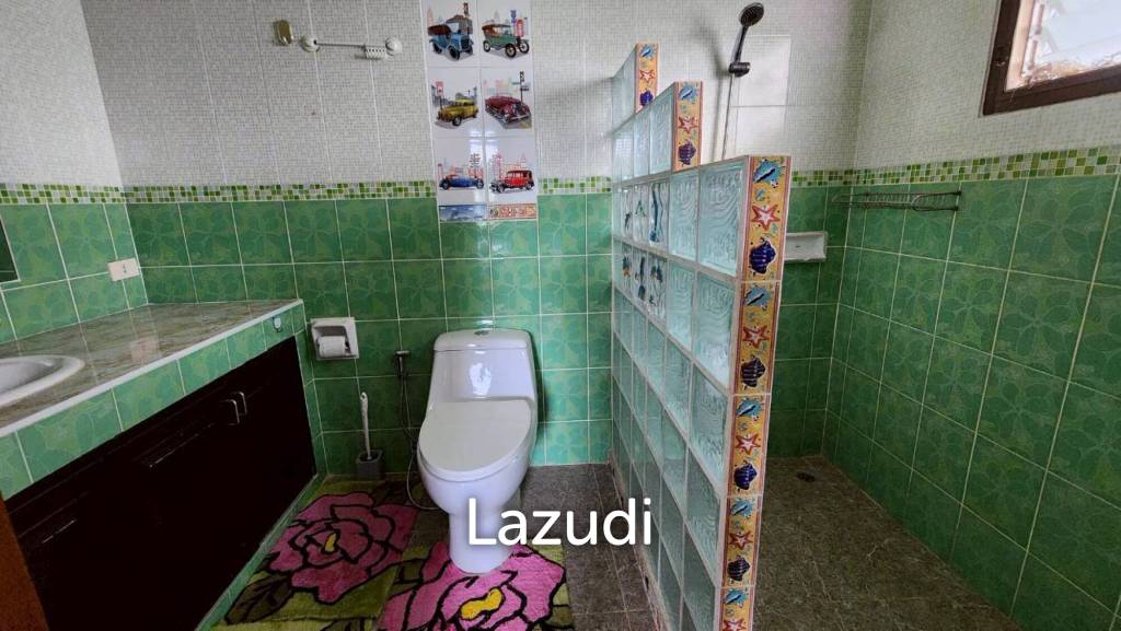 5 Bed 5 Bath 700 SQ.M. Pattaya Land And House