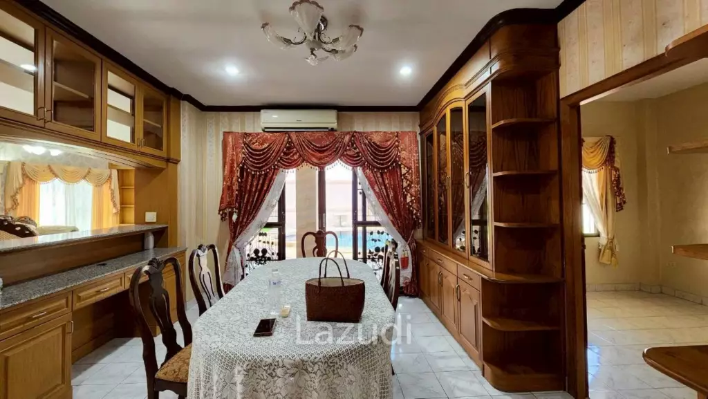5 Bed 5 Bath 700 SQ.M. Pattaya Land And House