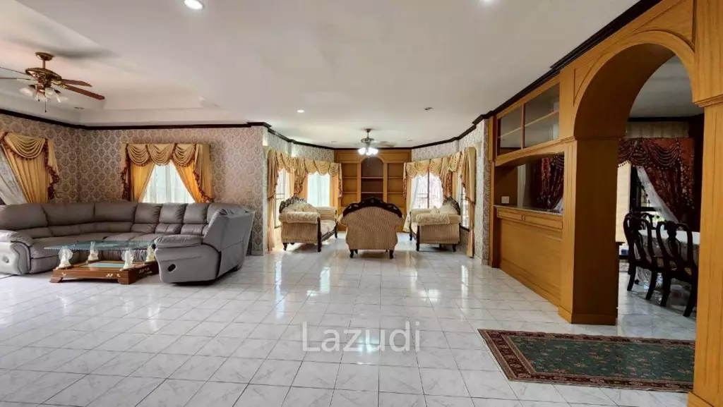 5 Bed 5 Bath 700 SQ.M. Pattaya Land And House