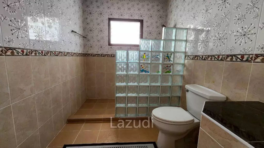 5 Bed 5 Bath 700 SQ.M. Pattaya Land And House
