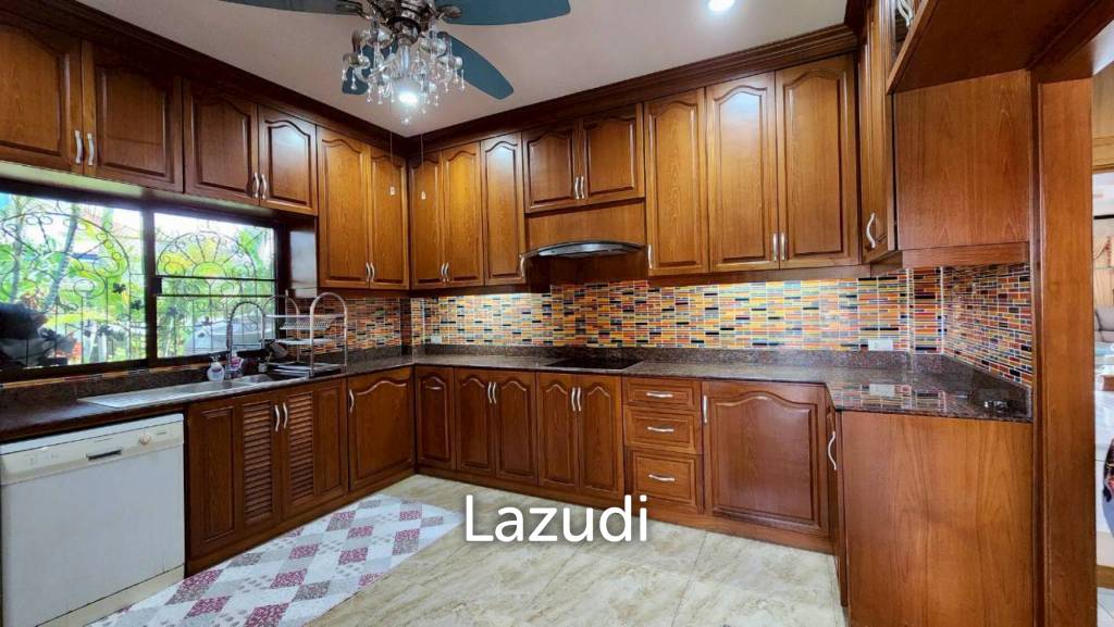 5 Bed 5 Bath 700 SQ.M. Pattaya Land And House