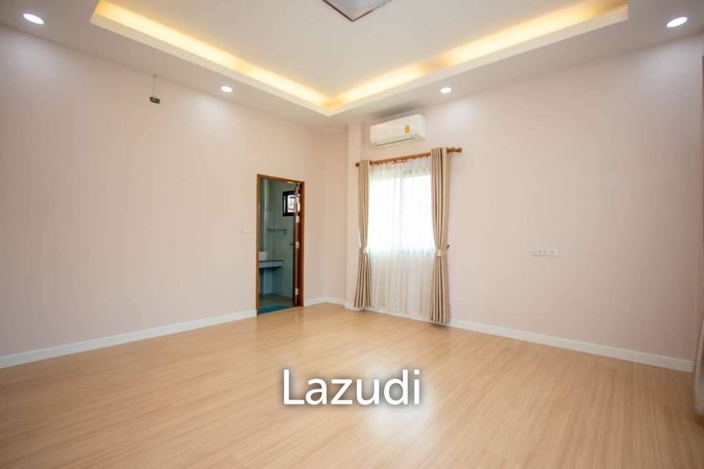 4 Bedrooms House for Rent near the Outer Ring Road 2 in Saraphi