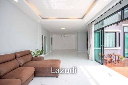 4 Bedrooms House for Rent near the Outer Ring Road 2 in Saraphi