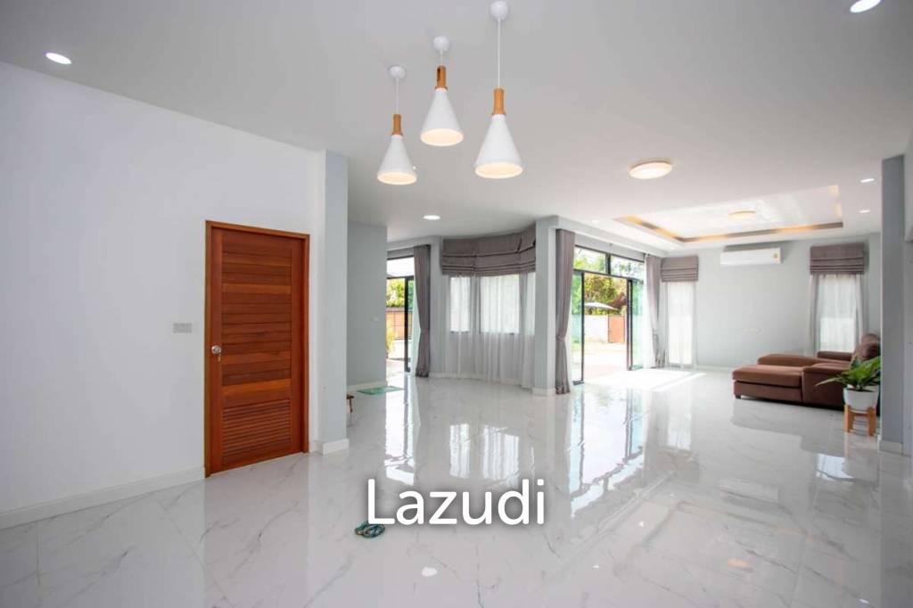 4 Bedrooms House for Rent near the Outer Ring Road 2 in Saraphi