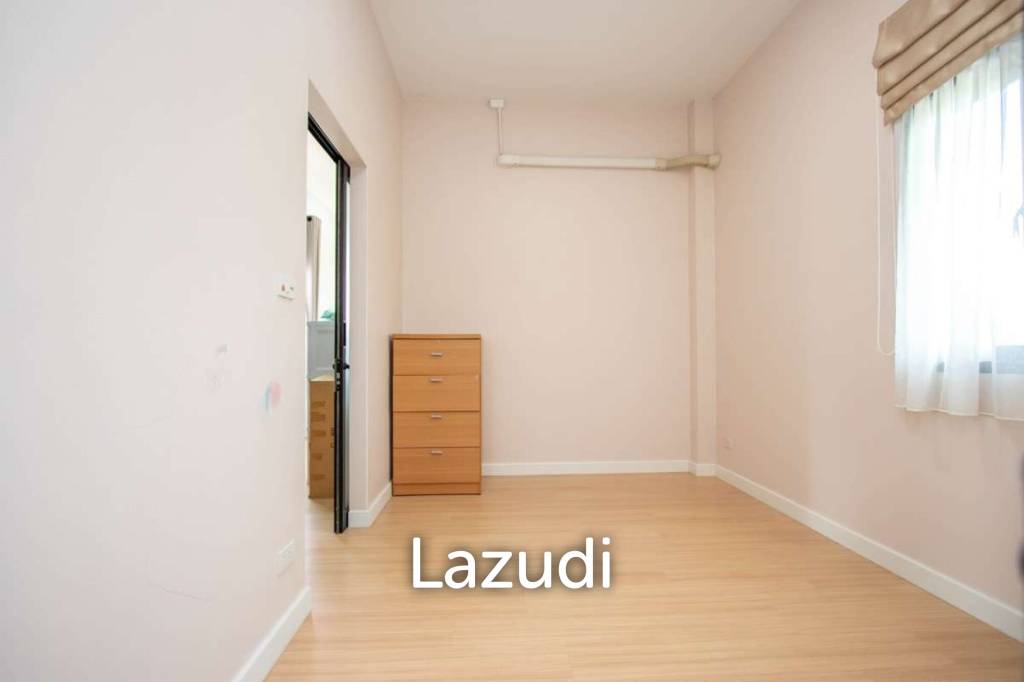 4 Bedrooms House for Rent near the Outer Ring Road 2 in Saraphi