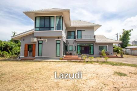 4 Bedrooms House for Rent near the Outer Ring Road 2 in Saraphi