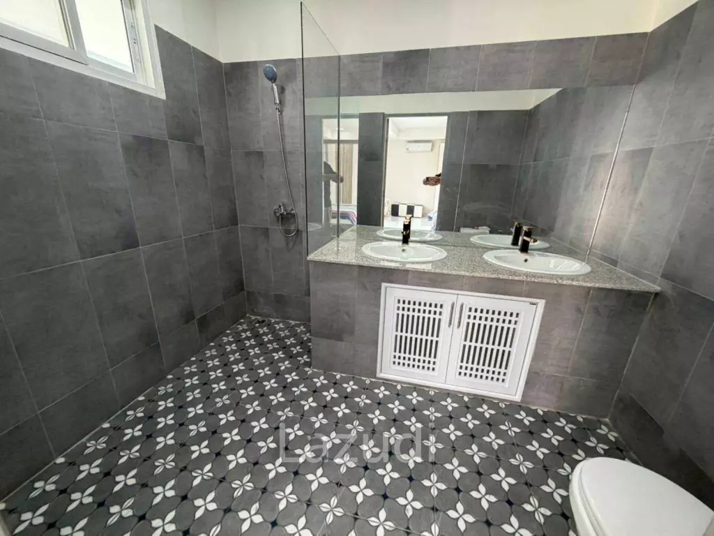 6 Bedroom 7 Bathroom 450 SQ.M. House With 1 Rai Land