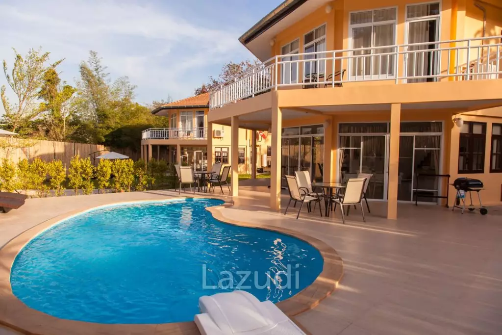 Stunning Pool Villa In The Heart Of Aonang!