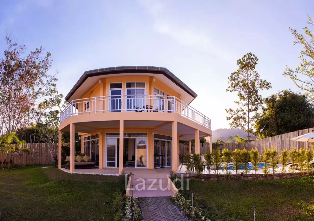 Stunning Pool Villa In The Heart Of Aonang!