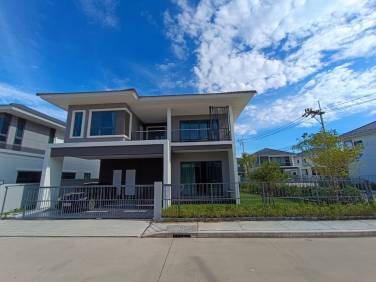 4-Bedroom House for Sale and Rent at Supalai Lake Ville, Koh Kaew