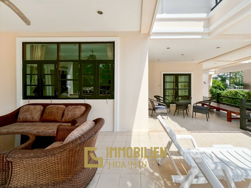 337 qm Wohnfläche / privater Pool / 438 qm Grundstück