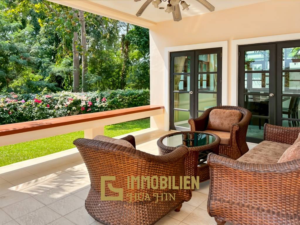 337 qm Wohnfläche / privater Pool / 438 qm Grundstück