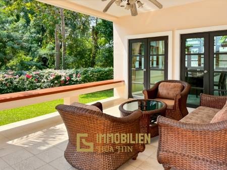 337 qm Wohnfläche / privater Pool / 438 qm Grundstück