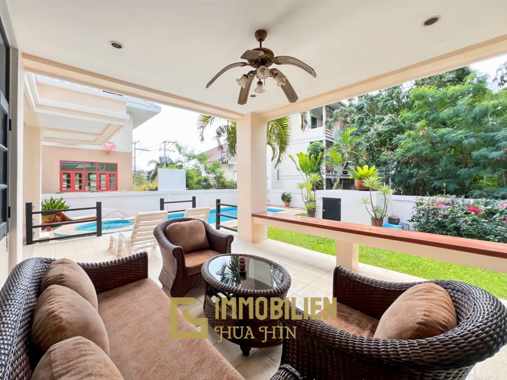 337 qm Wohnfläche / privater Pool / 438 qm Grundstück