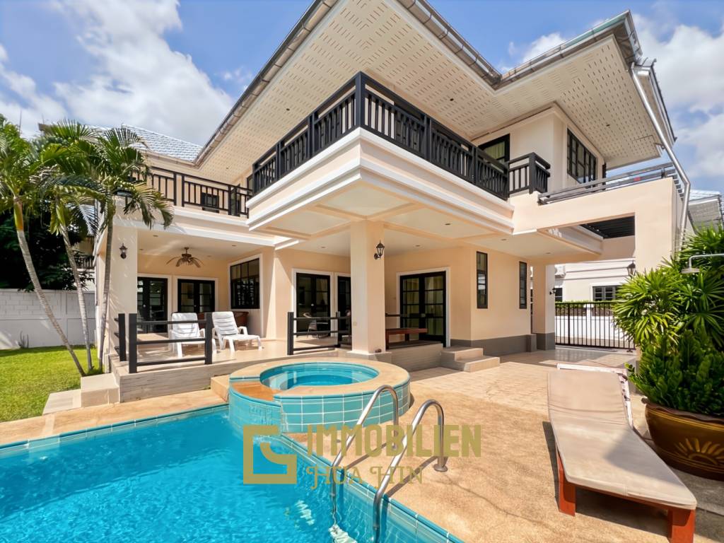 337 qm Wohnfläche / privater Pool / 438 qm Grundstück