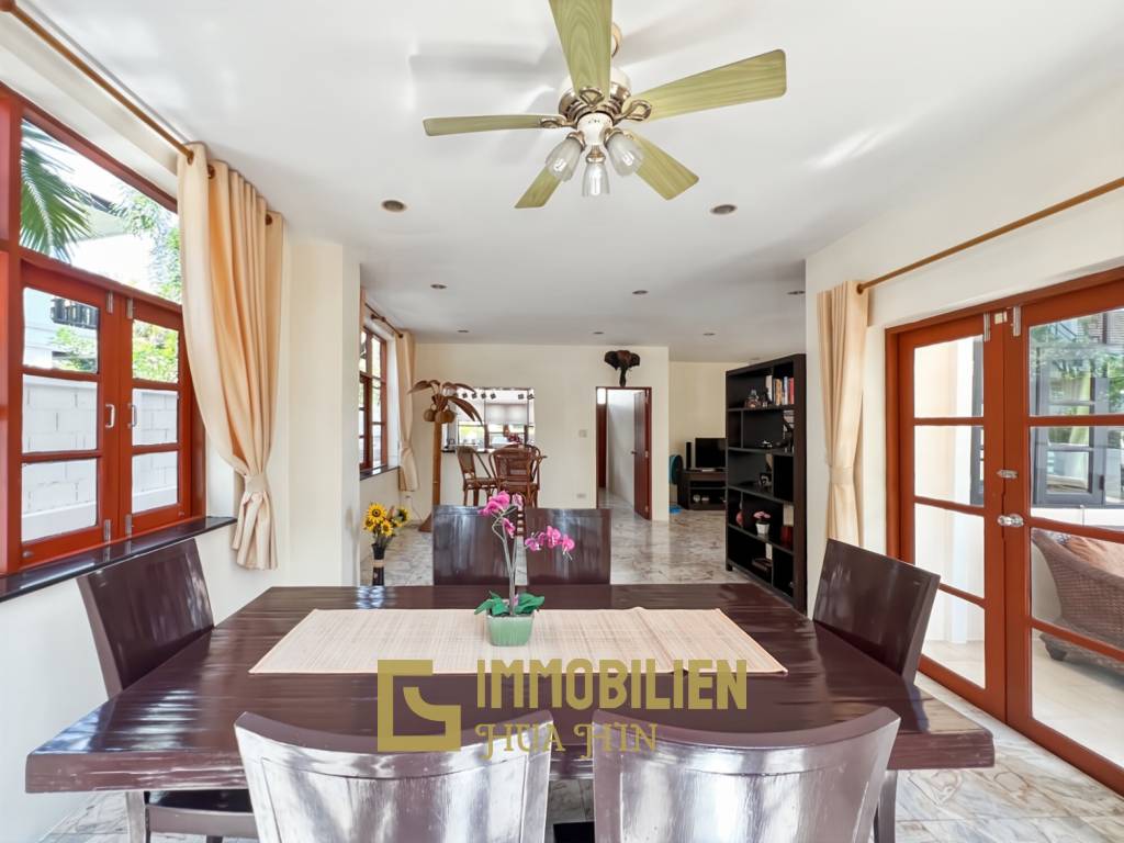 337 qm Wohnfläche / privater Pool / 438 qm Grundstück