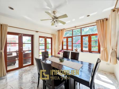 337 qm Wohnfläche / privater Pool / 438 qm Grundstück