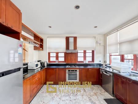 337 qm Wohnfläche / privater Pool / 438 qm Grundstück