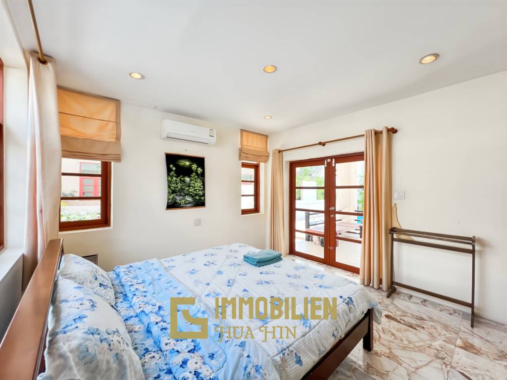 337 qm Wohnfläche / privater Pool / 438 qm Grundstück