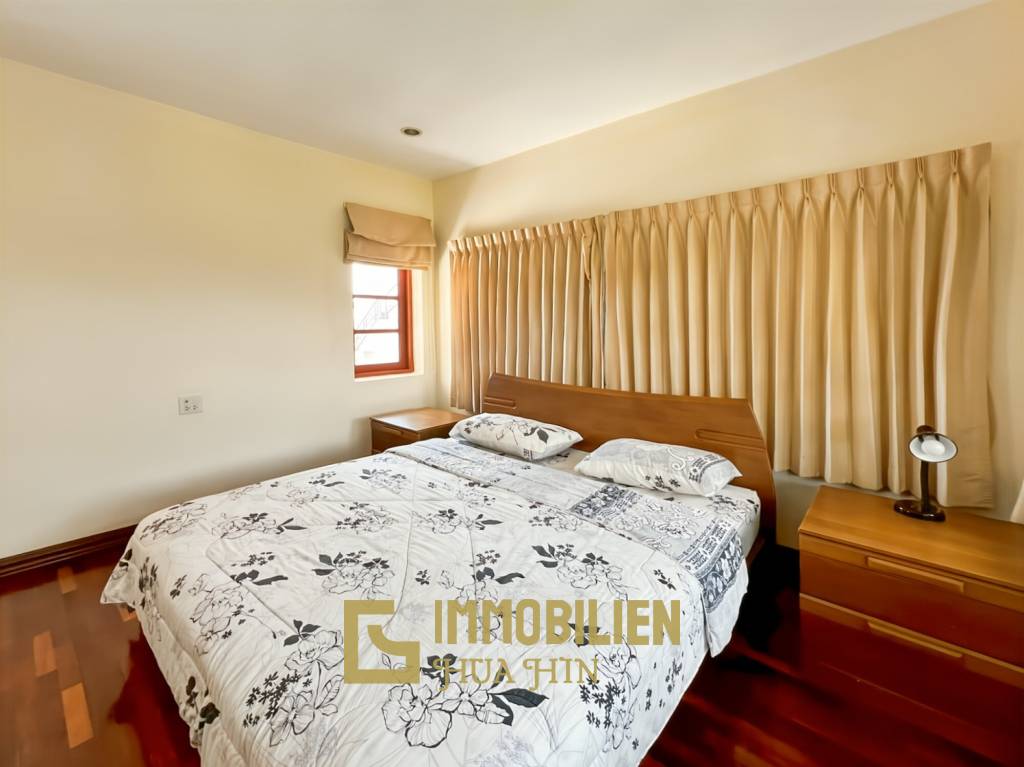 337 qm Wohnfläche / privater Pool / 438 qm Grundstück