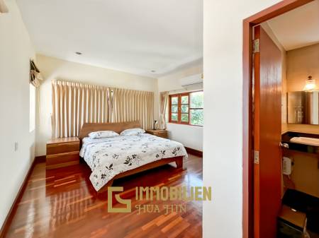 337 qm Wohnfläche / privater Pool / 438 qm Grundstück