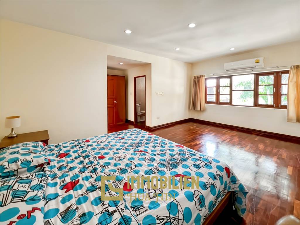 337 qm Wohnfläche / privater Pool / 438 qm Grundstück