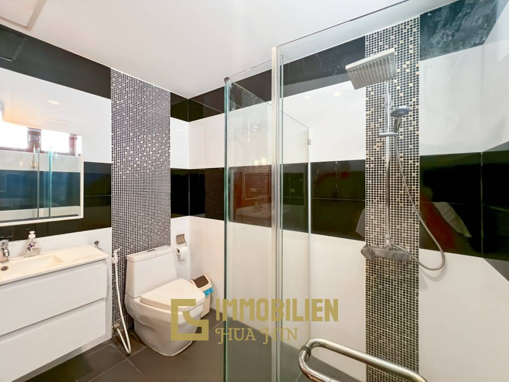 337 qm Wohnfläche / privater Pool / 438 qm Grundstück